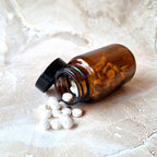 Amber glaskrukke 100 ml med låg – til kosmetik & fødevarer - Conscious.dk