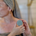Shampoo bar mod skæl – til sensitiv hovedbund med tea tree & rosmarin - Conscious.dk